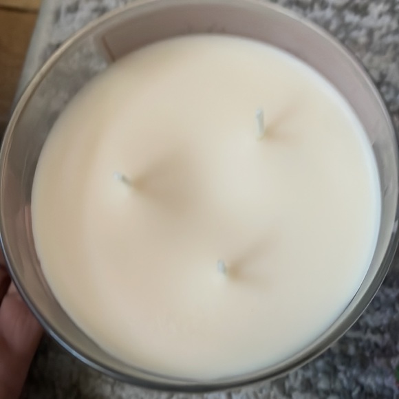 Perfect lil gift holiday color wash clothes n a delicious smelling candle new - Picture 4 of 7